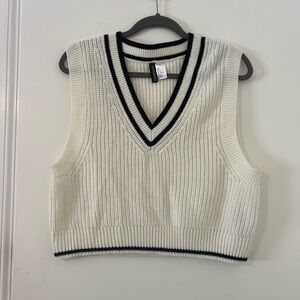 Divided Cream and Black Knit Sweater Vest size L (w102)